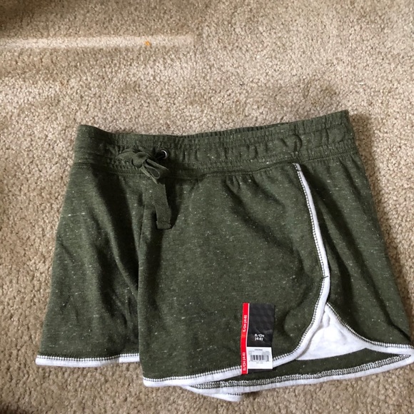 Shorts - Picture 2 of 5